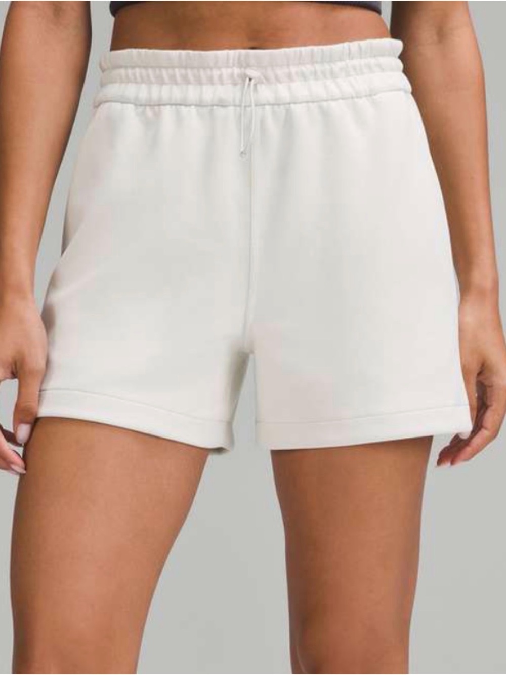 Lululemon Hi-Rise Softstream Elastic-Waist White Women's Shorts 4” size 4